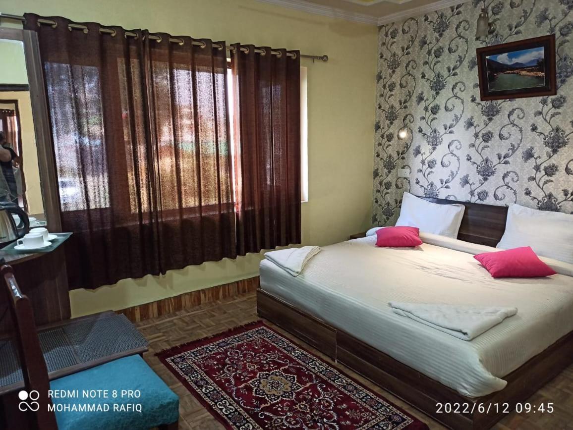 Hotel Curio'S All Seasons Srinagar  Bagian luar foto