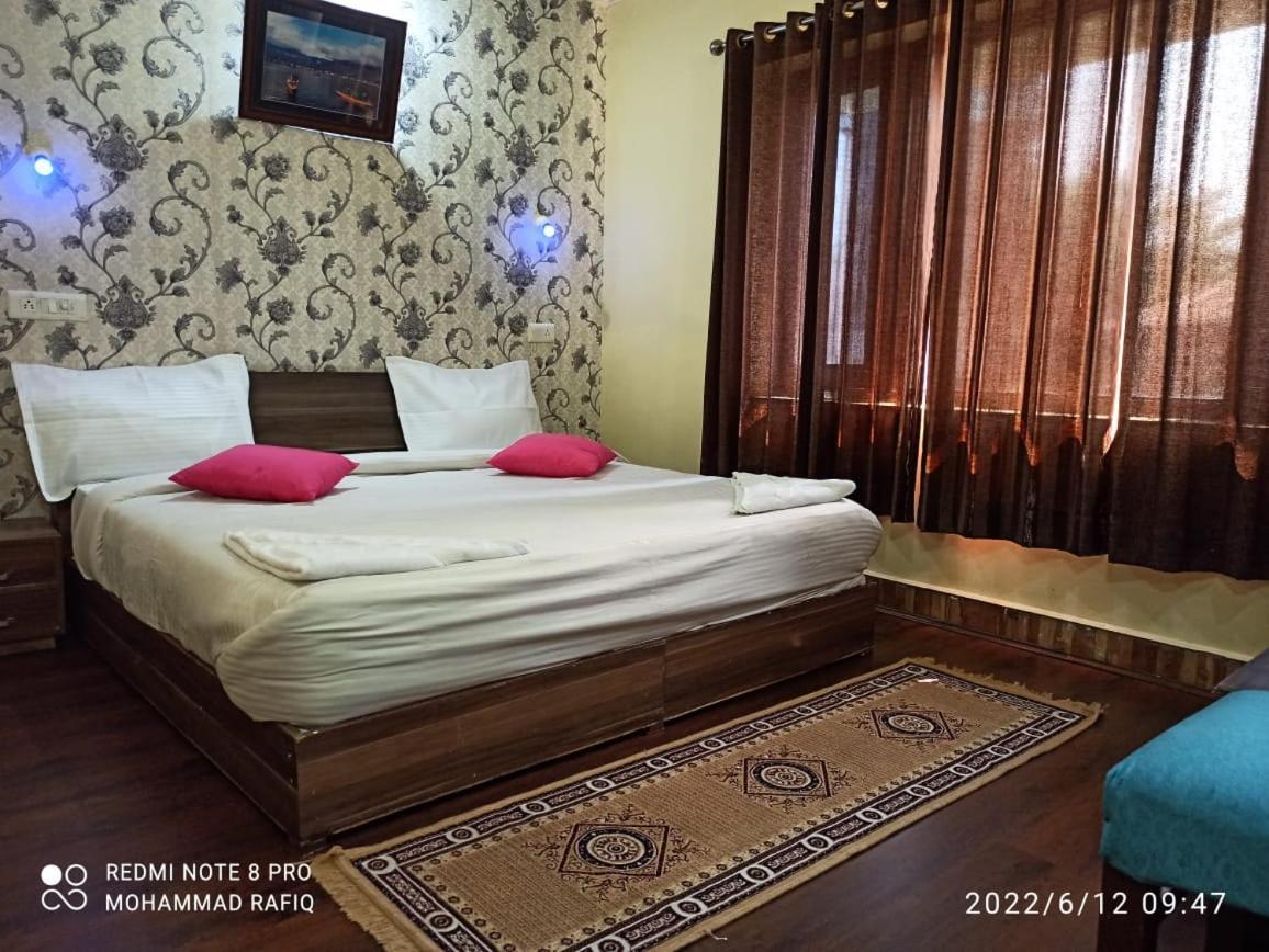 Hotel Curio'S All Seasons Srinagar  Bagian luar foto