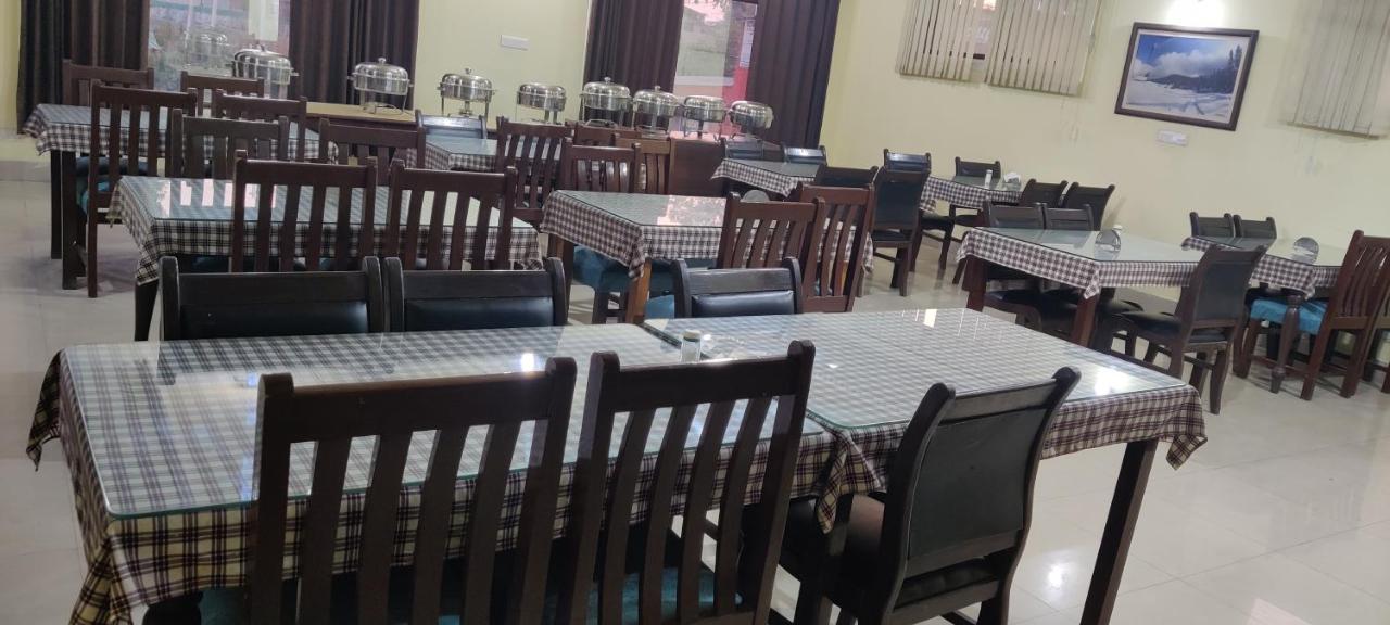 Hotel Curio'S All Seasons Srinagar  Bagian luar foto