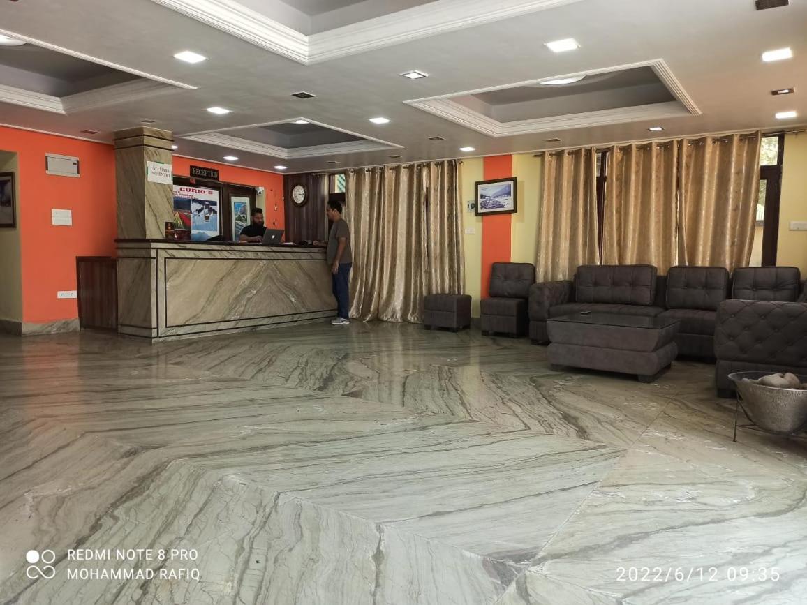 Hotel Curio'S All Seasons Srinagar  Bagian luar foto