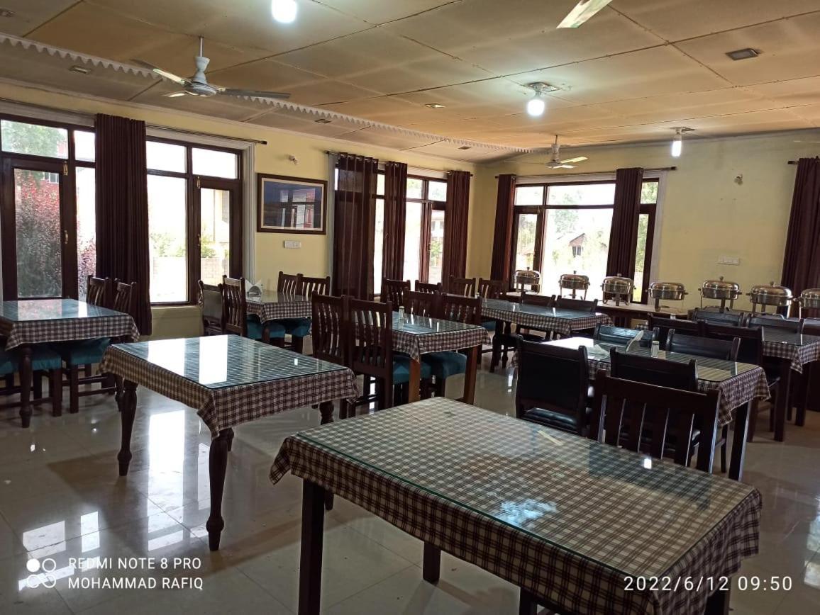 Hotel Curio'S All Seasons Srinagar  Bagian luar foto