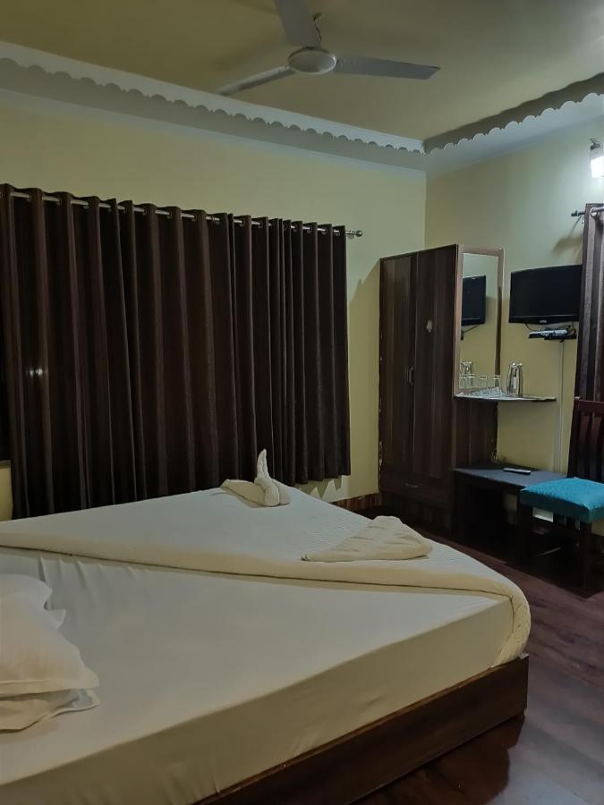 Hotel Curio'S All Seasons Srinagar  Bagian luar foto