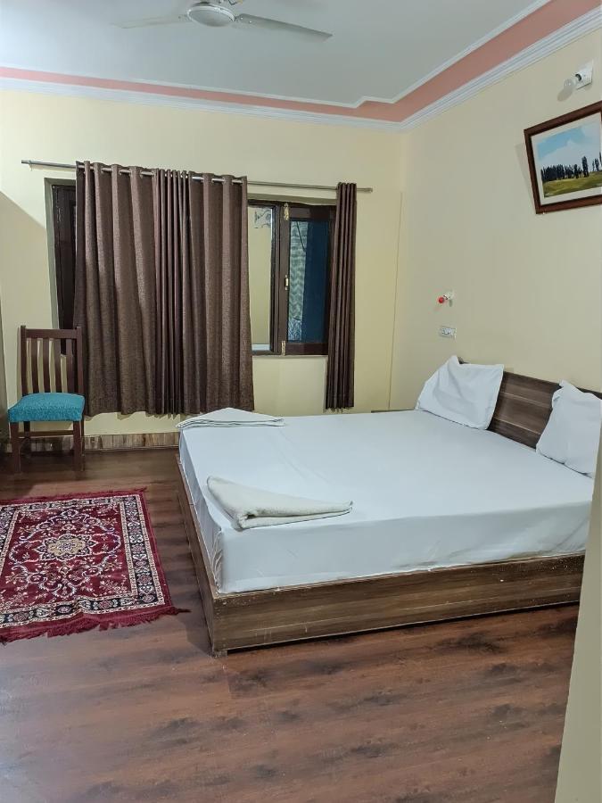 Hotel Curio'S All Seasons Srinagar  Bagian luar foto